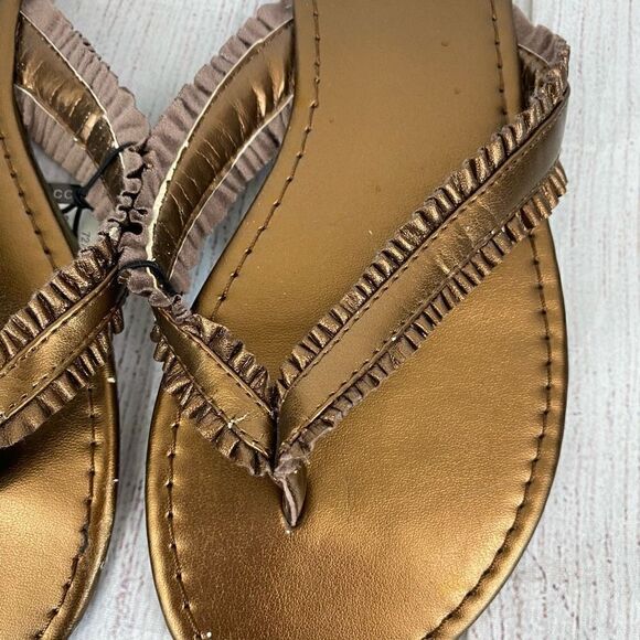 New York & Co new w/tags slip on ruffle strap flip flops bronze color women sz 8 - Picture 2 of 11